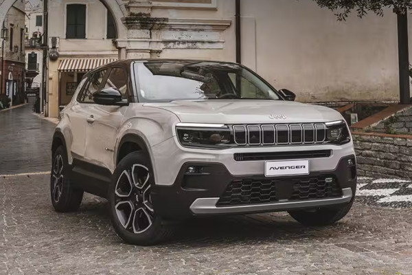 JEEP Avenger 1.2 e Hybrid 100 AT Black Édition
